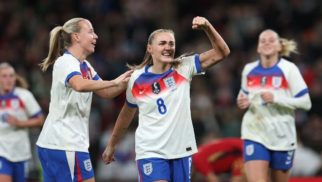 Stanway hat-trick leads England to dominant win